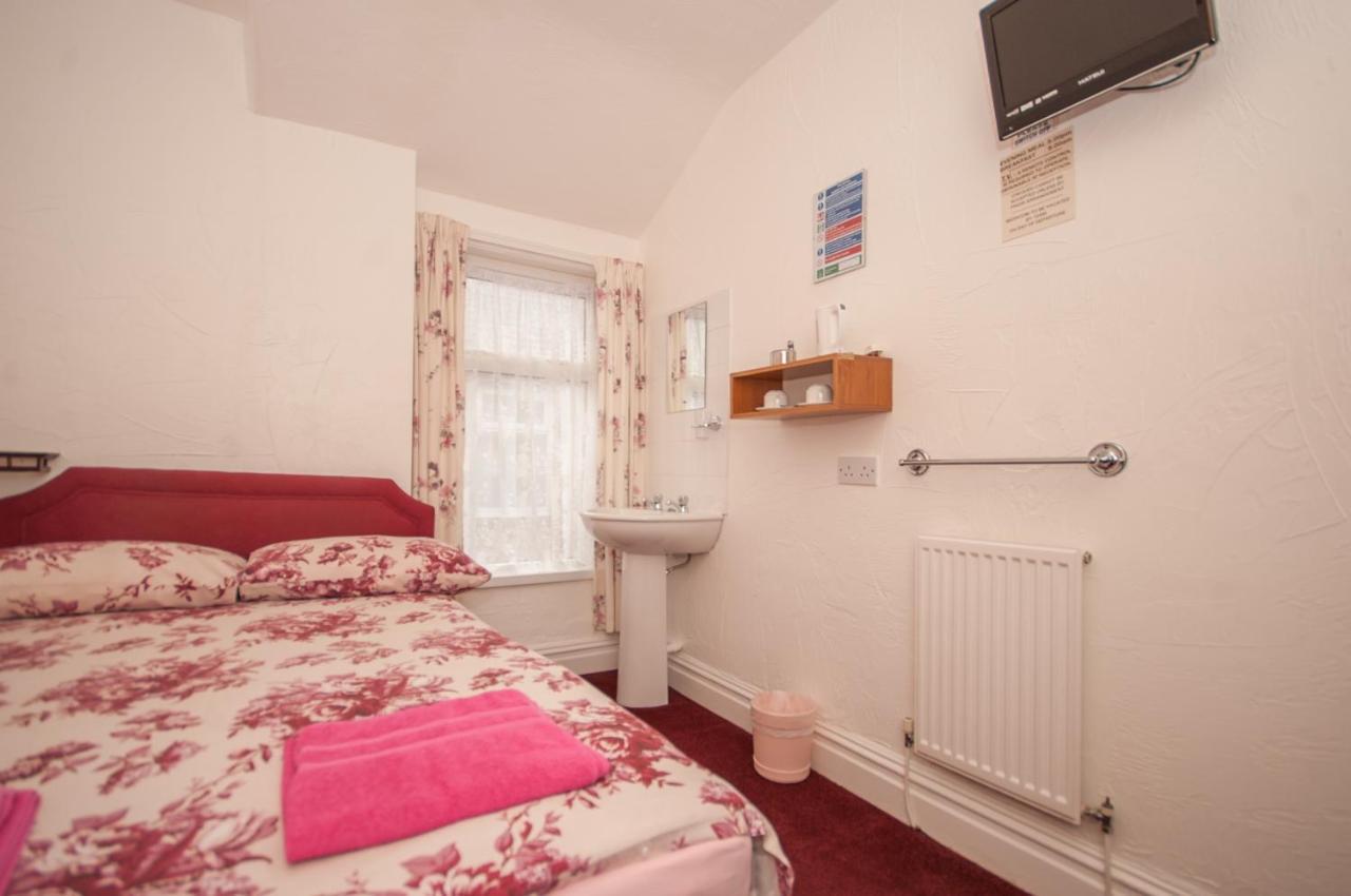The Ferndale Bed & Breakfast Blackpool